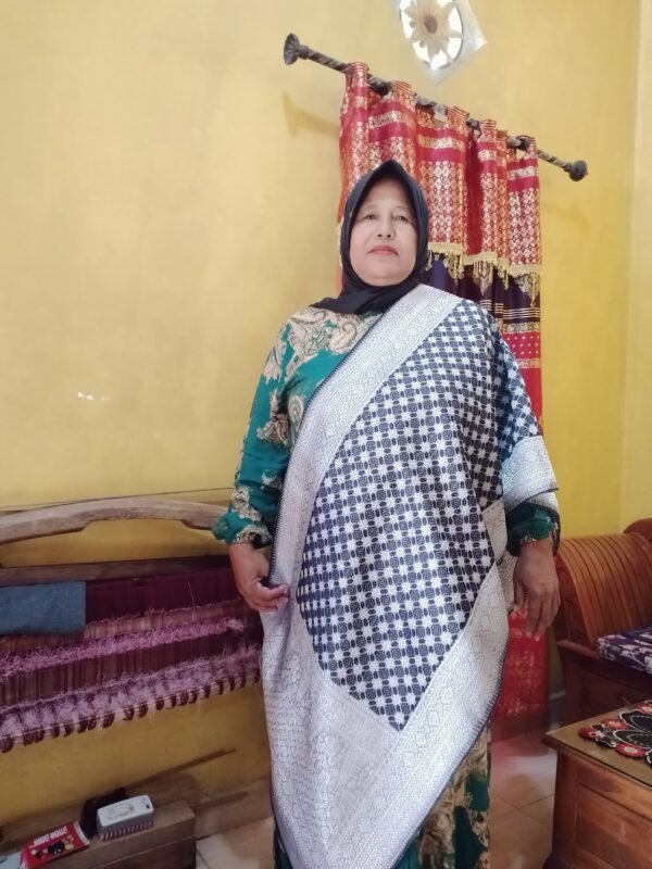 Songket Banyuasin Motif Bunga Intan: Paket Kain dan Selendang - Gambar 4